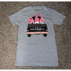 Love in Faith women's gray "Merry Christmas" gnome t-shirt‎ size small